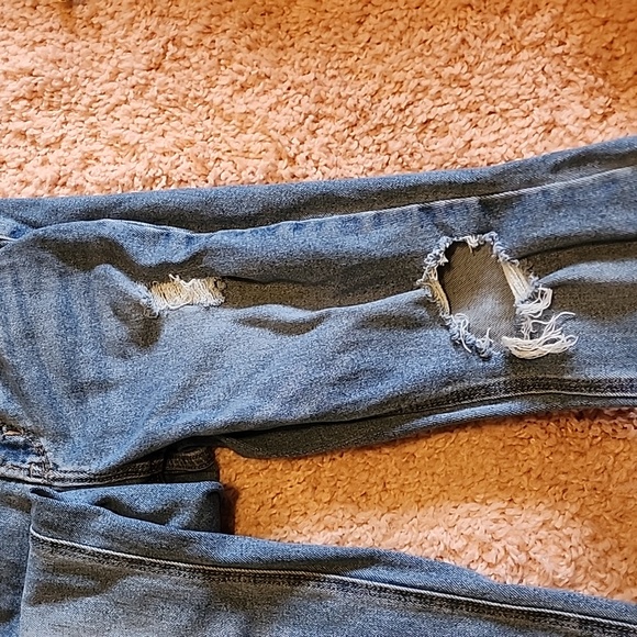 Distressed skinny Jeans - Picture 6 of 9